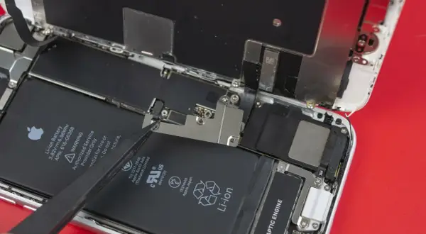 iPhone 8: Wymiana baterii w 2026? Odzyskaj pełną moc i szybkość