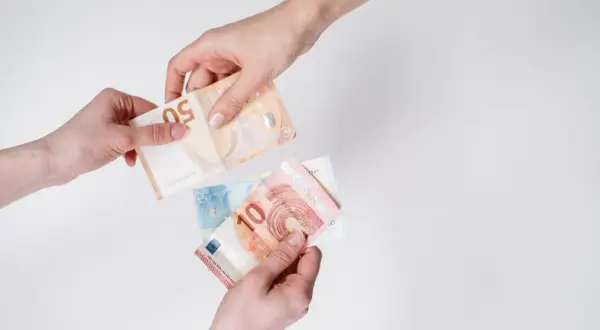 Jaka waluta w Holandii? Wszystko o euro, płatnościach i wymianie pieniędzy