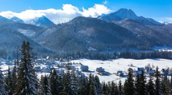 Ile kosztuje nocleg w Zakopanem? Ceny, które mogą Cię zaskoczyć