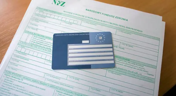 Wniosek o EKUZ i karta ubezpieczenia zdrowotnego. Planujesz podróż do Czech? Pamiętaj o ubezpieczeniu turystycznym.