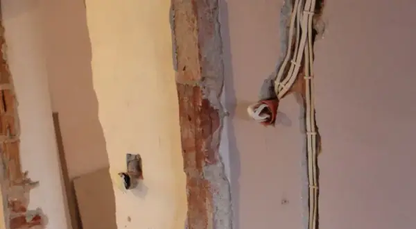 Jak znaleźć kable w ścianie i uniknąć niebezpieczeństwa przy remoncie