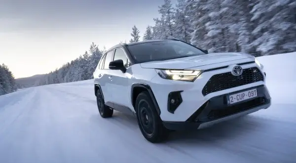 Jak działa napęd 4x4 Toyota RAV4 II? Szczegółowa analiza techniczna systemu