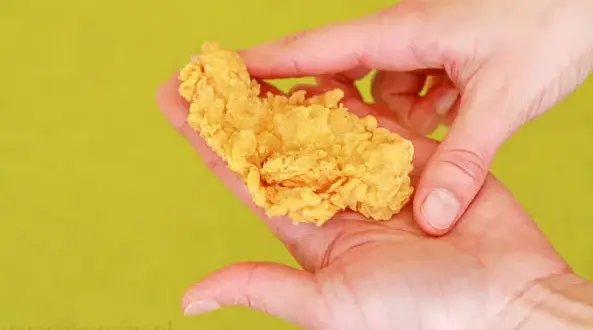 KFC Stripsy: Ile kalorii kryje chrupiąca panierka?