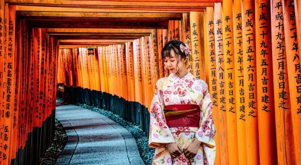 Jaki jest klimat w Japonii? Odkryj różnorodność i zaskakujące zjawiska
