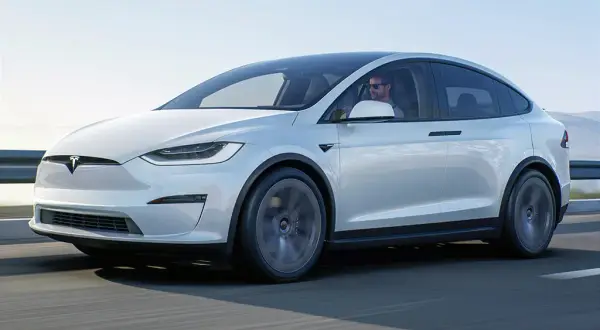 Ile koni ma Tesla? Od 283 do 1020 KM pełne dane i sekrety mocy