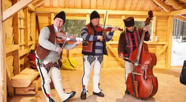 Niezwykły sylwester w dolinie chochołowskiej: kulig, muzyka i regionalne menu