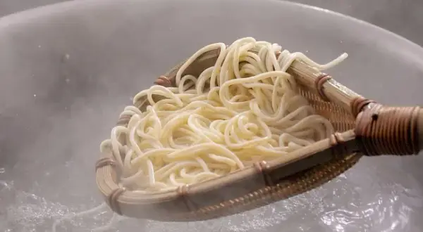 Ile kalorii ma ugotowany makaron spaghetti? Liczby i fakty!
