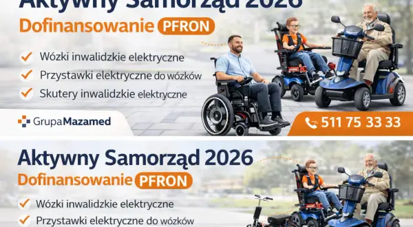 Dwaj mężczyźni i chłopiec na wózkach elektrycznych i skuterach inwalidzkich.