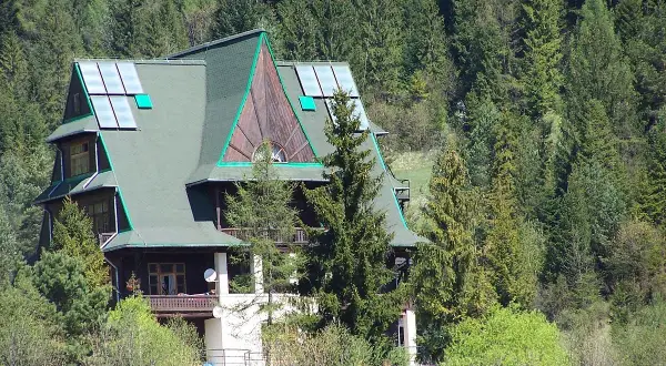 Bacówka Trzy Korony? Schronisko PTTK: Noclegi, szlaki, smaki!