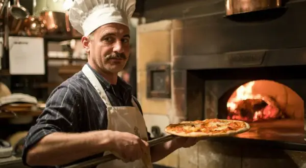 Ile powinno się piec pizzę, by uniknąć surowego ciasta?