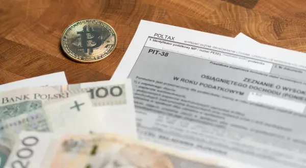 Złoty bitcoin, polskie banknoty i PIT-38. Czy inwestycje w kryptowaluty mogą spowodować niedopłatę podatku?