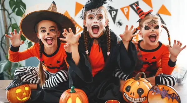 Strój na Halloween dla dziecka DIY: Tanie pomysły i instrukcje