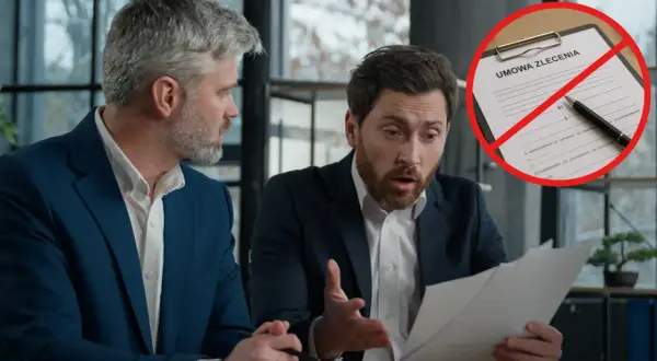 Dwóch mężczyzn analizuje dokumenty. Na pierwszym planie umowa zlecenia z przekreśleniem, sugerująca problemy z zatrudnieniem.