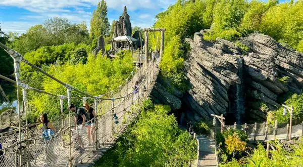 Disneyland Paris für Erwachsene: Tipps, Attraktionen & Shows