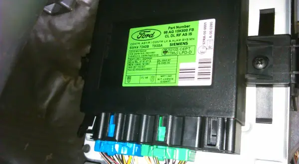 Ford Galaxy: Gdzie ukryto sterownik centralnego zamka? Mk1-Mk4