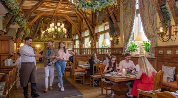 Gdzie zjeść w Karlowych Warach? Odkryj najlepsze restauracje