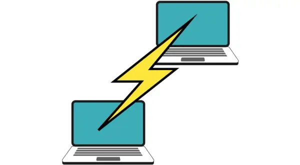 Dwa laptopy połączone błyskawicą, symbolizujące szybką komunikację, jak np. przez telnet.