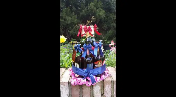 Jak zrobić tort z butelek alkoholu? DIY krok po kroku!