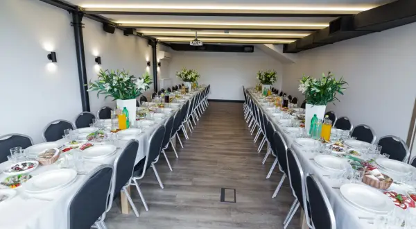 Gdzie zjeść w Uniejowie? Odkryj najlepsze restauracje i pizzerie