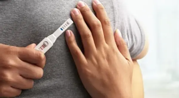 Kiedy zrobić test ciążowy przy karmieniu piersią, aby uniknąć wątpliwości?