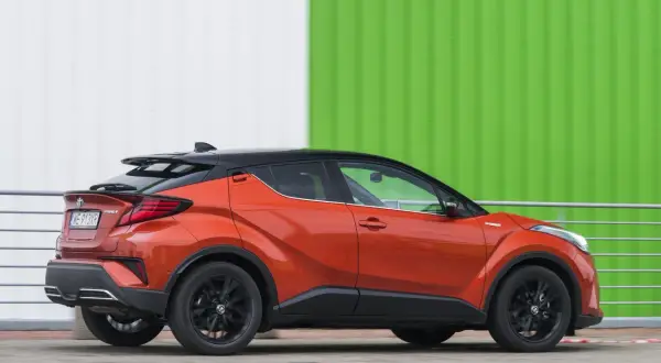 Ile pali Toyota C-HR Hybrid? Rzeczywiste dane i porady ekspertów