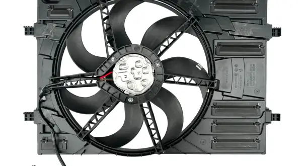 Wentylator chłodnicy: objawy awarii i jak uratować silnik?