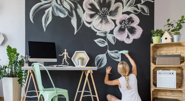 Kwiaty na ścianie: Maluj jak pro! Kompletny poradnik DIY