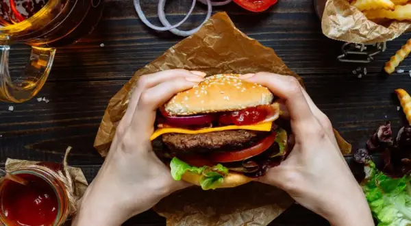 Dzień Hamburgera 28 maja: Kiedy? Przepis i trendy