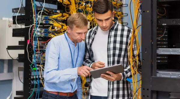 Co to jest natężenie prądu? Zrozumienie kluczowych pojęć elektrycznych