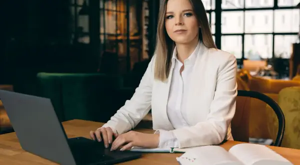 Jak zwracać się do adwokata, aby uniknąć faux pas w komunikacji