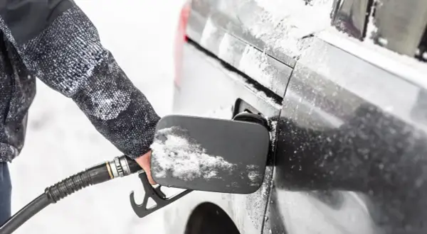 Woda w filtrze paliwa diesel objawy – jak uniknąć poważnych problemów