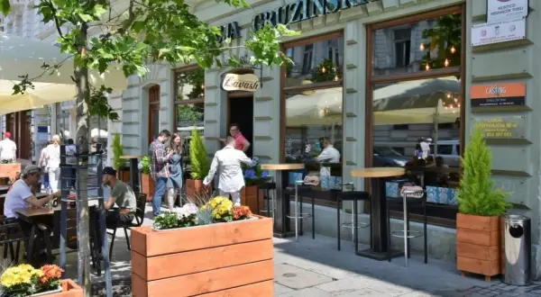 Piotrkowska Łódź: Gdzie zjeść? Restauracje na każdą kieszeń i okazję.