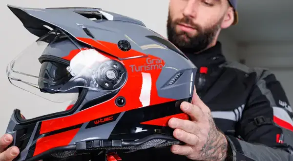 Jak dobrać kask motocyklowy? Poradnik bezpieczeństwa ECE 22.06