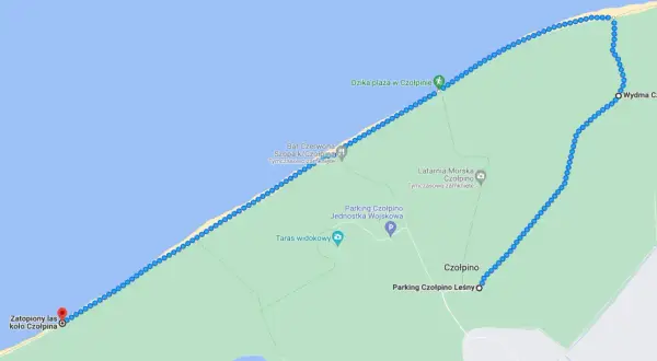 Mapa z zaznaczoną trasą wzdłuż wybrzeża, prowadzącą do "Zatopiony las koło Czołpina", dzikiej plaży i wydmy.
