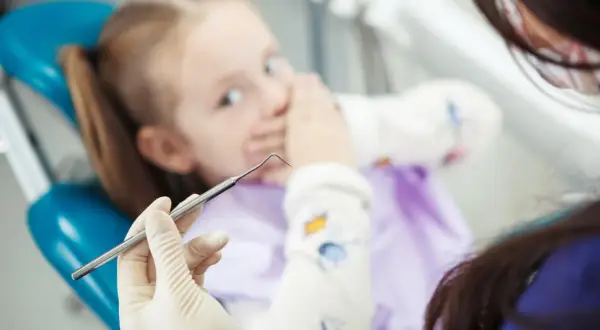Jak pomóc dziecku pokonać lęk przed dentystą? Praktyczny przewodnik