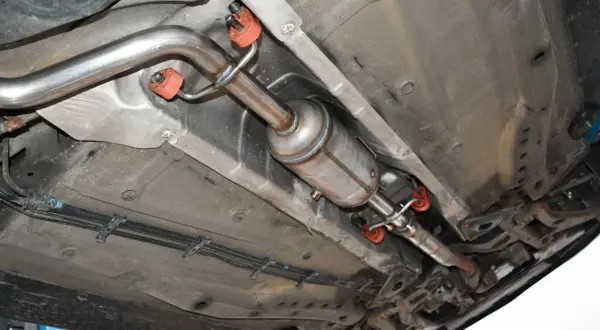 Twój Ford Kuga: Czujnik DPF gdzie jest, jak naprawić i ile kosztuje?