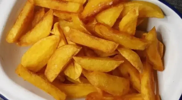 Jak pokroić ziemniaki na idealne frytki? Poradnik krok po kroku
