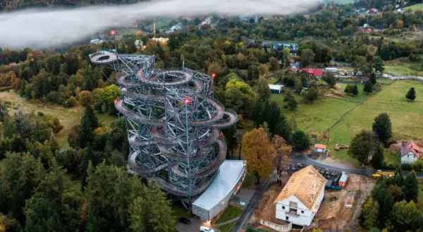 Świeradów-Zdrój: Atrakcje dla każdego od Sky Walk po gwiazdy!