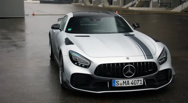 Mercedes-AMG GT R Pro: Dlaczego to torowa legenda i inwestycja?