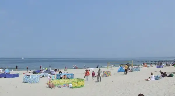 Plaża Wschodnia czy Zachodnia w Ustce - która plaża jest lepsza?