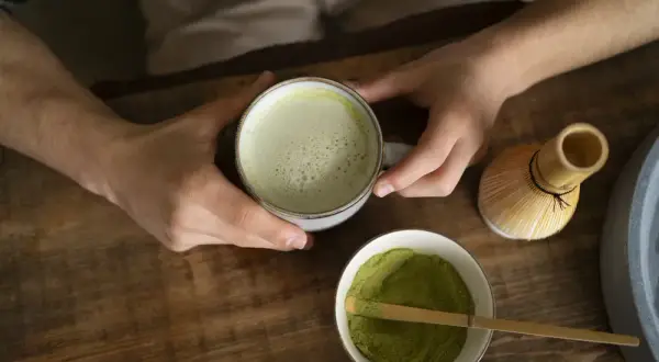 Ile kosztuje matcha? Poznaj ceny i tajniki zakupu najlepszej herbaty