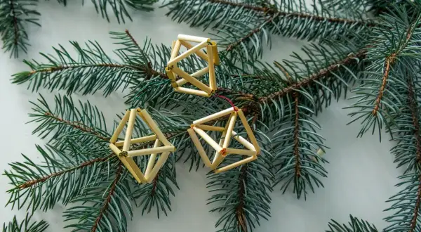 Ozdoby choinkowe ze słomy: przewodnik DIY krok po kroku