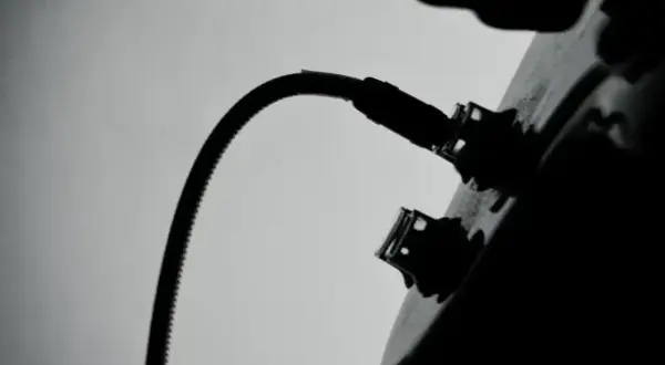 Twoja pierwsza gitara elektryczna: jak zacząć i nie żałować?