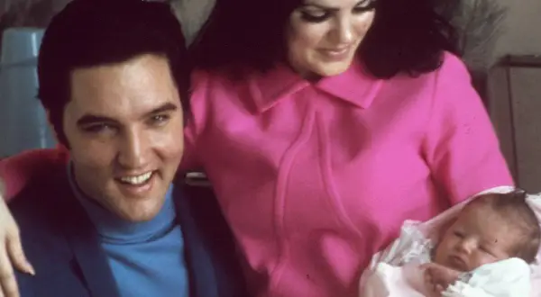 Elvis Presley, mąż Lisy Marie Presley, z córką.