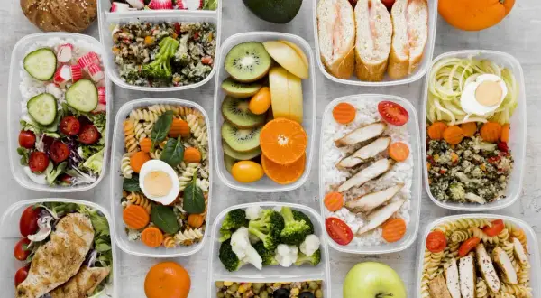Dieta na redukcję: Co jeść, by schudnąć bez głodu?