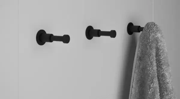 Perchas de baño: ¿Cómo elegir la más duradera y con estilo?