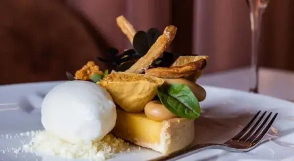 Gdzie zjeść w Konstancinie-Jeziornie? Najlepsze restauracje na każdą okazję