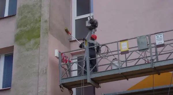Jaki grunt pod farbę na elewację, aby uniknąć problemów z trwałością?