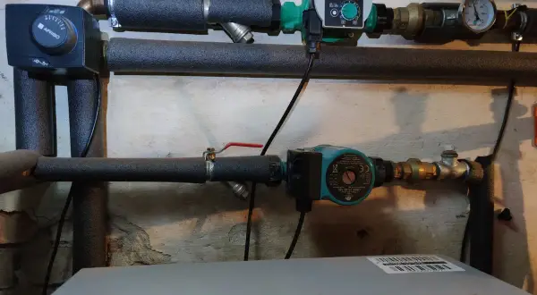 Termik rozwarty zasobnik otwarty sas. Instalacja grzewcza z pompą Wilo i termostatem Afriso.