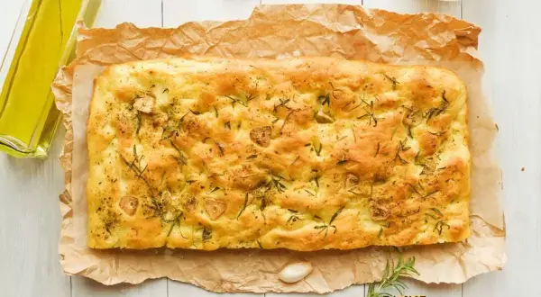 Puszysta focaccia bezglutenowa: Mój sprawdzony przepis krok po kroku